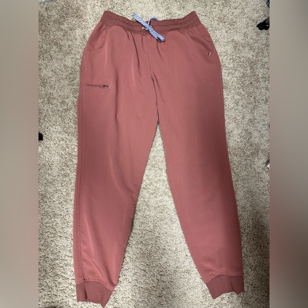 Jaanuu jogger scrubs